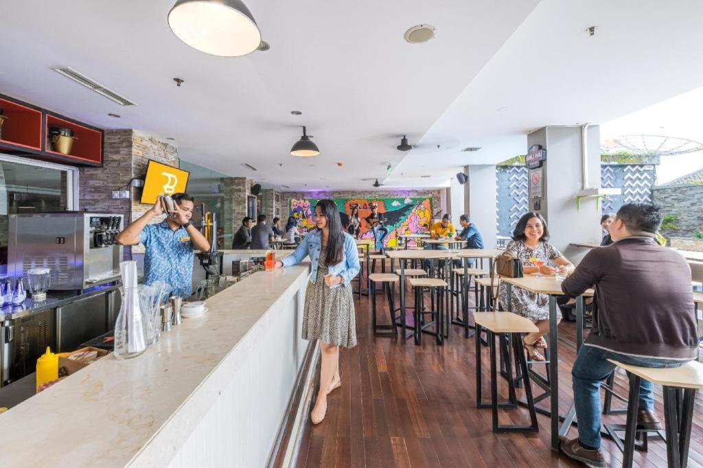 Royal Bay Hotel Makasar Zewnętrze zdjęcie